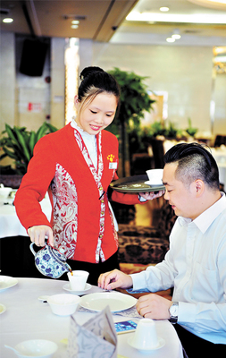 优质服务铸就城市名片 广州餐饮为何赢得全国游客青睐